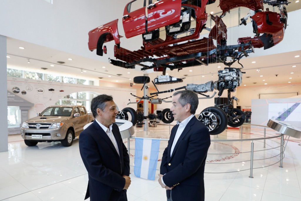 El ministro Giuliano recorrió la planta de Toyota en Zárate: “Estamos avanzando en la intermodalidad y posicionando lo ambiental como un eje central
