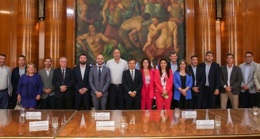 Fondo Compensador: el Ministro Giuliano recibi&oacute; a secretarios de transporte del pa&iacute;s luego de oficializar la primera asistencia de 28 mil millones de pesos