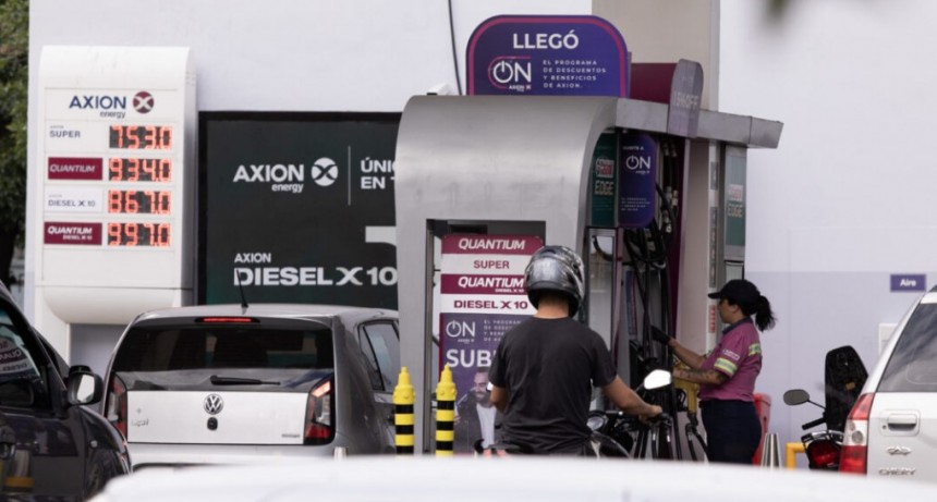 El Gobierno le pidi&oacute; a las petroleras aumentar el forma moderada los precios de los combustibles, por la alta inflaci&oacute;n
