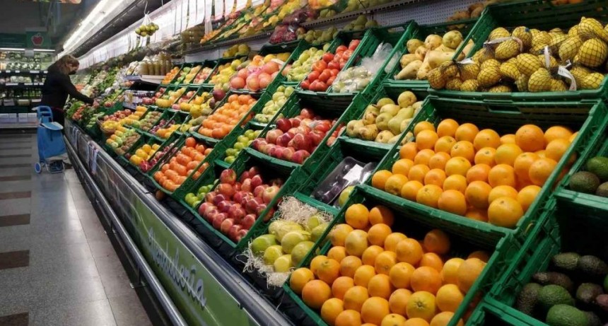 Consumidores pagaron casi 4 veces m&aacute;s que lo que reciben los productores