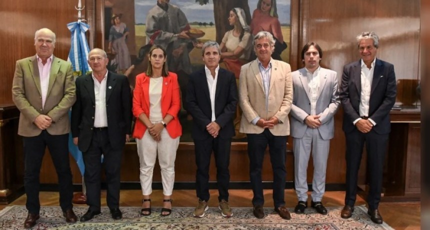 El Gobierno le prometi&oacute; a la Mesa de Enlace que eliminar&aacute; el impuesto al Cheque, pero sin fecha