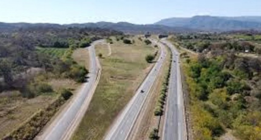 El Gobierno lanz&oacute; la privatizaci&oacute;n de unos 6.000 kil&oacute;metros de rutas y autopistas