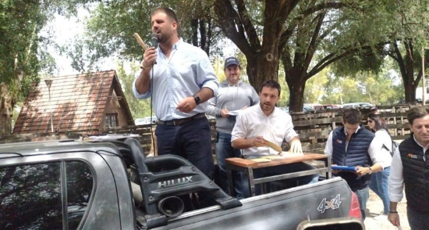 Primer remate 2025 en Olavarr&iacute;a de Alfredo S. Mondino junto a Ezequiel Hourcade