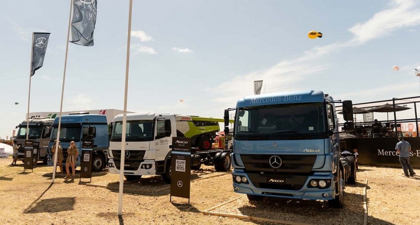 Mercedez-Benz Camiones y Buses mostr&oacute; sus veh&iacute;culos de industria nacional y anunci&oacute; novedades para este a&ntilde;o
