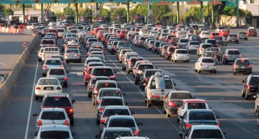 Viajaron 880.000 personas durante el fin de semana largo, y el 40% eligi&oacute; destinos bonaerenses