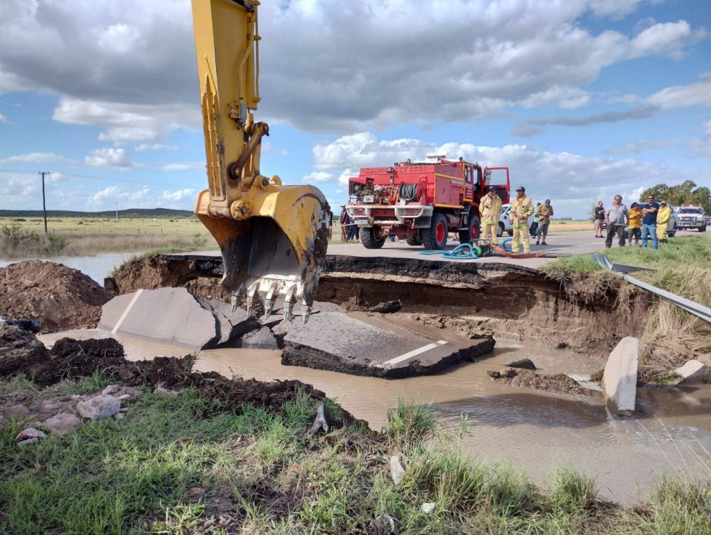 Vialidad Nacional avanza con los trabajos de recuperación de las rutas nacionales en Bahía Blanca