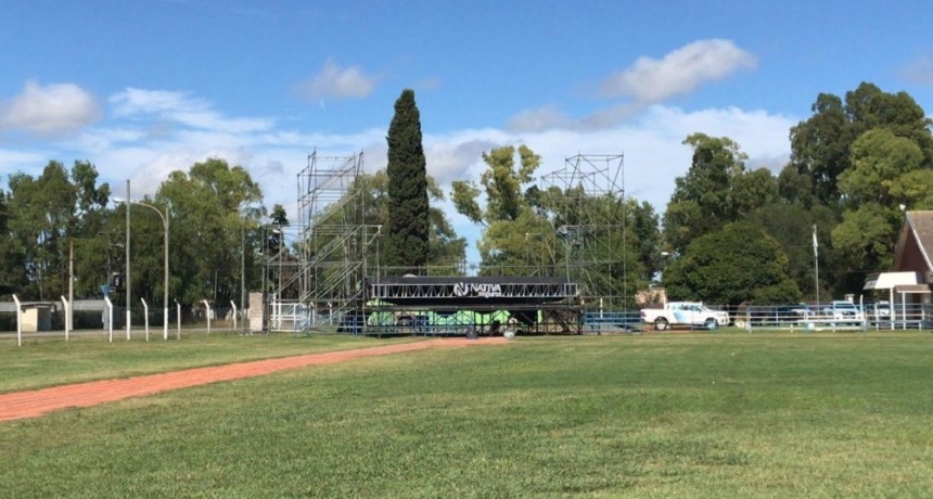 Comenz&oacute; el armado del escenario para el Festival