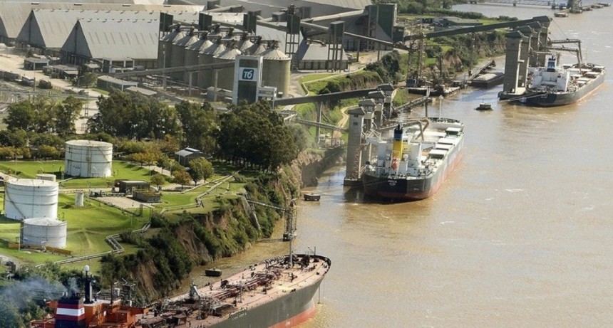 Por un reclamo sindical se paralizaron los puertos granarios del pa&iacute;s