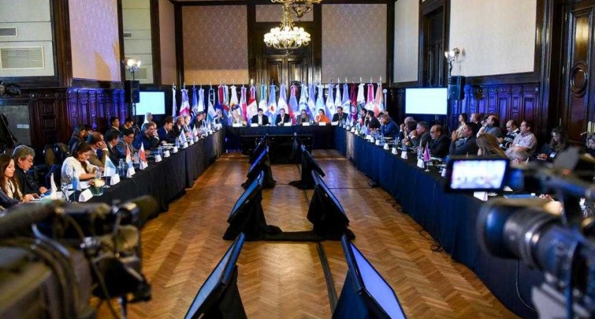 Ministros del agro analizaron la influenza aviar, la sequ&iacute;a y el est&iacute;mulo a exportaciones