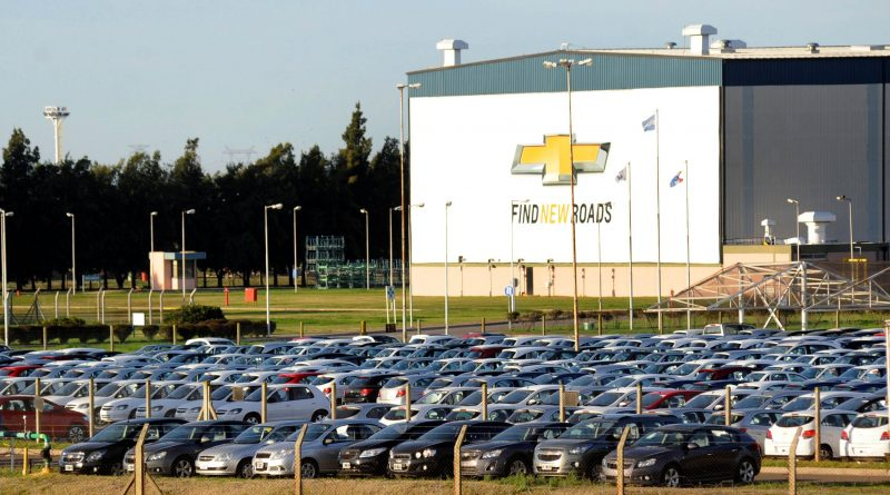 Por la caída de las ventas, la automotriz General Motors paralizará otra vez su planta en Santa Fe