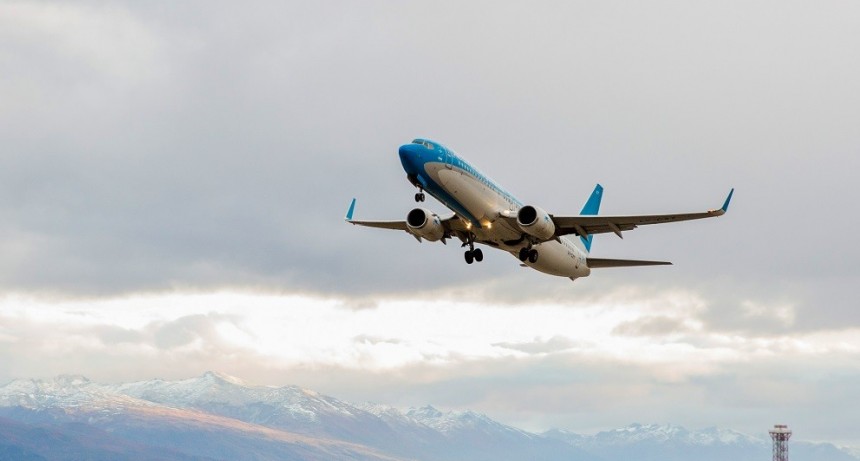 Aerol&iacute;neas Argentinas transport&oacute; cerca de 300 mil pasajeros en el feriado extra largo