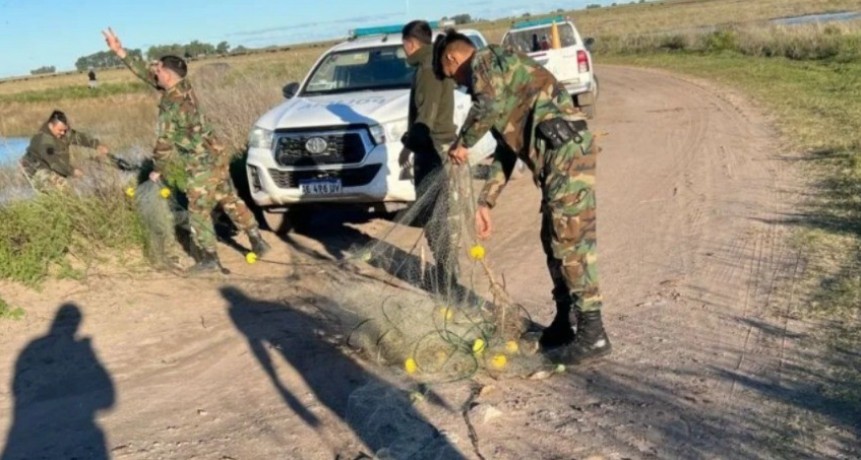 Secuestraron una red ilegal de pesca e individualizaron a su due&ntilde;o