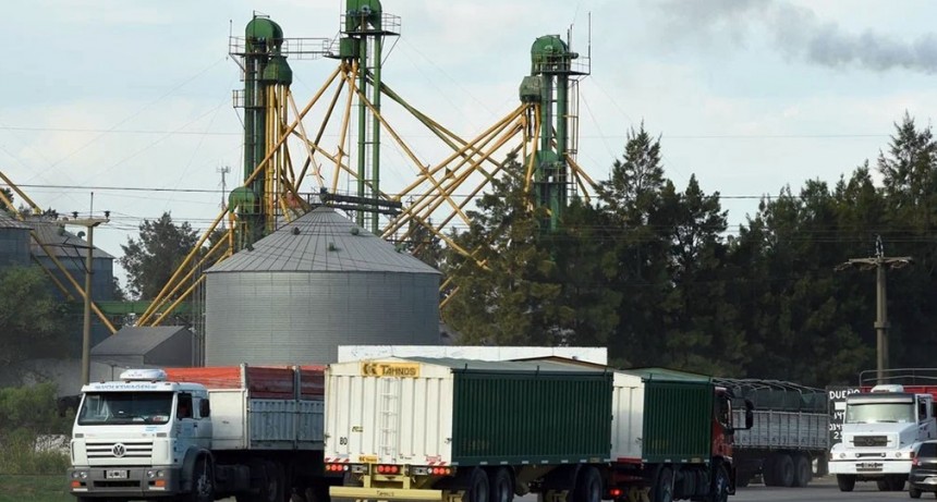 Advierten que el transporte de carga podr&iacute;a paralizarse en todo el pa&iacute;s