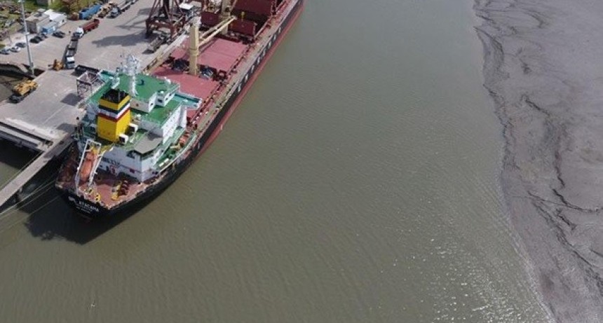 Conflicto con transportistas: Ciara-CEC denuncia pr&aacute;cticas extorsivas y exige liberar el puerto de Quequ&eacute;n