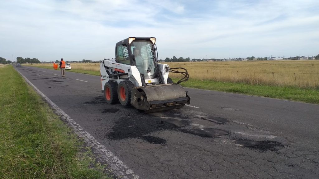 Se solicita circular con precaución por tareas de bacheo