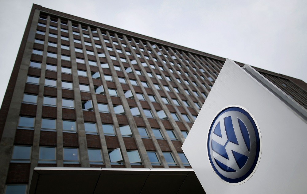 Volkswagen le anunció a Caputo el inicio de la producción en serie de camiones y buses en Córdoba
