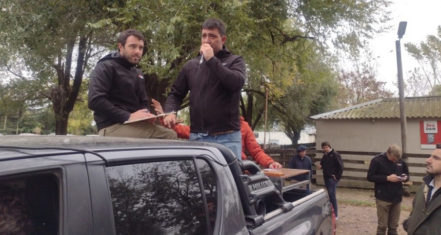 Remate Alfredo S.Mondino junto a Ezequiel Hourcade en Olavarr&iacute;a