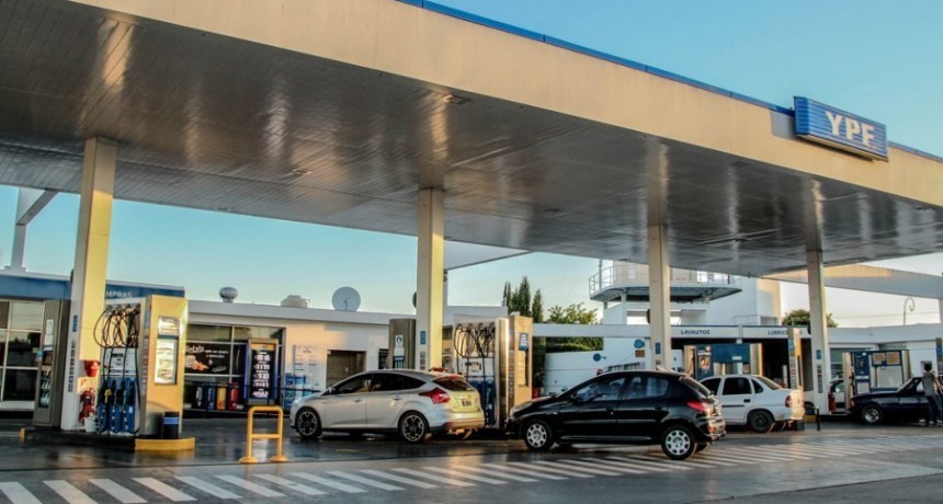 La venta de combustibles en abril fue la m&aacute;s baja en 34 meses