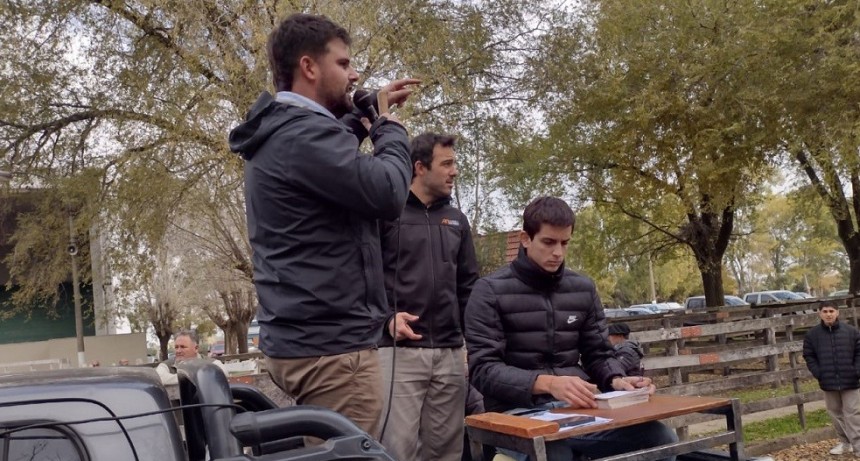 Remate Alfredo S. Mondino junto a Ezequiel Hourcade en Olavarr&iacute;a