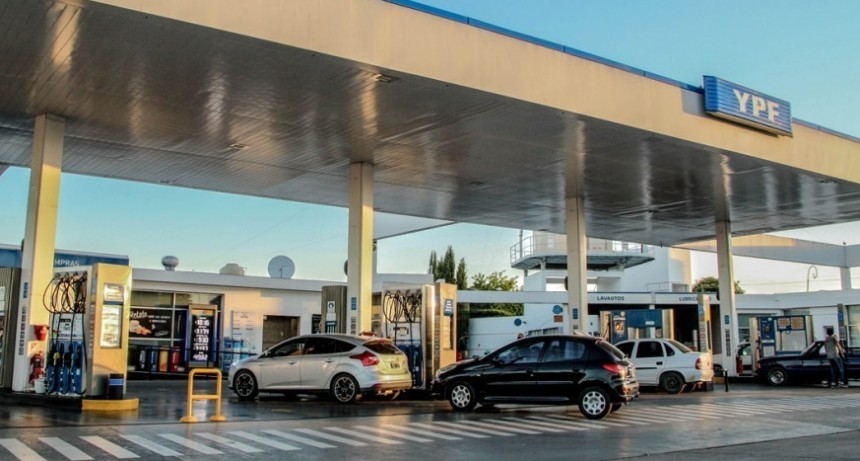 Otro dato que indica que la recesi&oacute;n no se super&oacute;: fuerte ca&iacute;da de la venta de combustibles