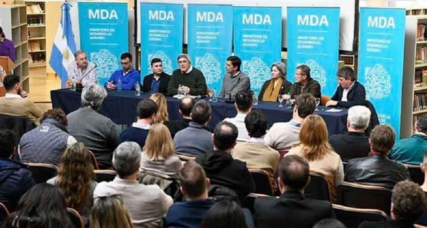 El ministro Rodr&iacute;guez destac&oacute; el papel del cooperativismo en la econom&iacute;a social