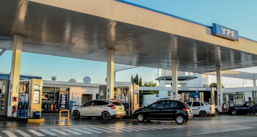 La demanda de combustibles cae en medio de la recesi&oacute;n: cu&aacute;ndo puede repuntar