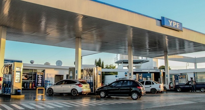 Las ventas de nafta y gasoil cayeron un 12% en junio