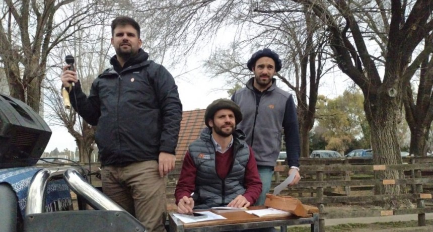 Remate Alfredo S. Mondino junto a Ezequiel Hourcade en Olavarr&iacute;a