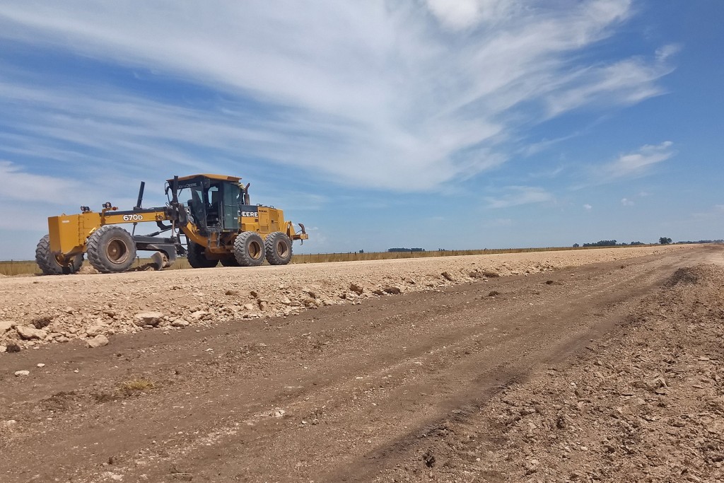 Caminos rurales: suman nuevas licitaciones para alquiler de equipos y camiones