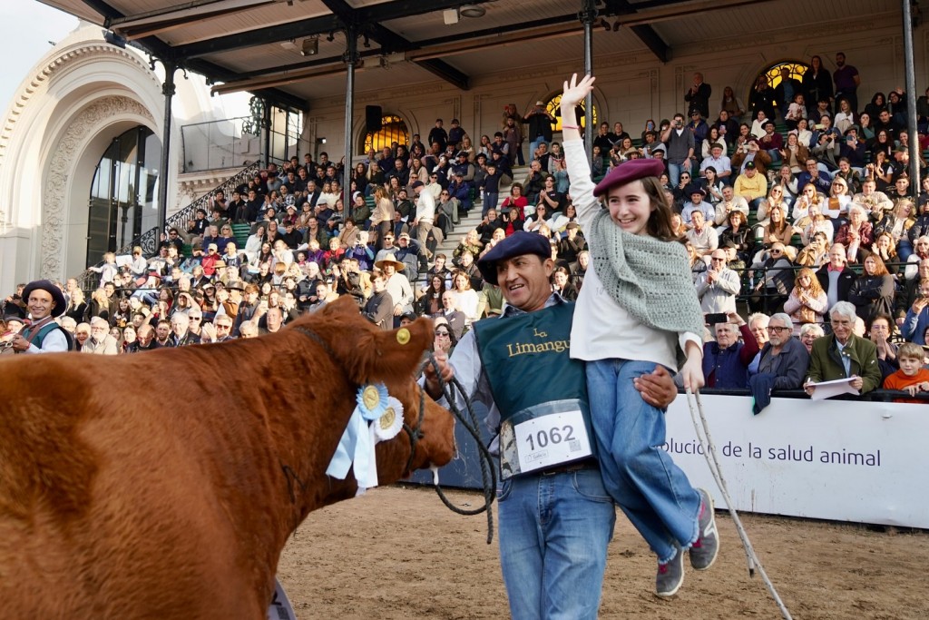 Cabaña “La Elisa” se consagró con el Gran Campeón Hembra