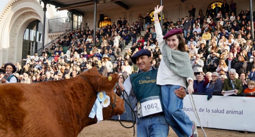 Caba&ntilde;a &ldquo;La Elisa&rdquo; se consagr&oacute; con el Gran Campe&oacute;n Hembra