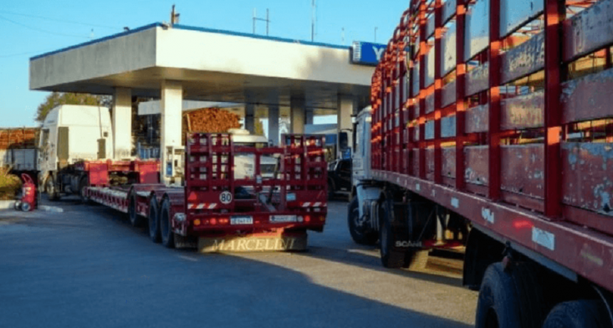 Crisis del gasoil: tres provincias siguen con problemas de abastecimiento para el transporte de carga