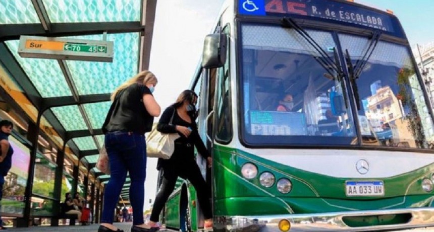 Colectivos: empresarios de Transporte advierten por "riesgo de colapso" en el servicio
