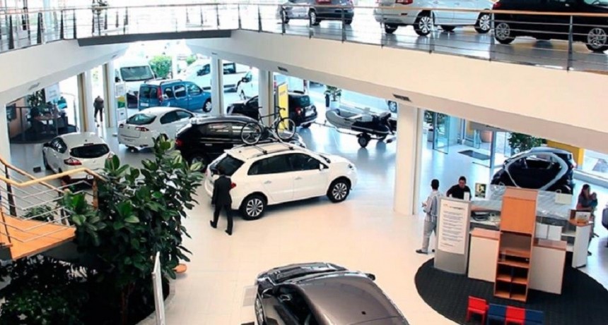 Los patentamientos de autos y motos crecieron durante julio a nivel mensual y anual