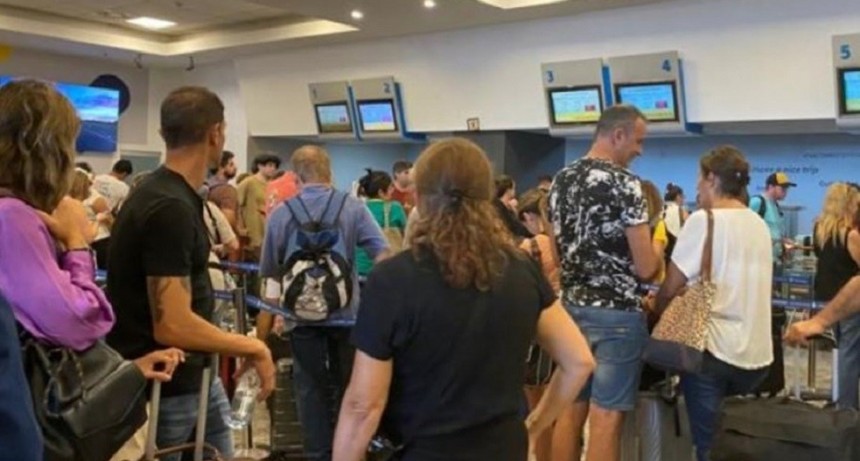 Levantaron el paro de maleteros y se reanudar&aacute;n los vuelos