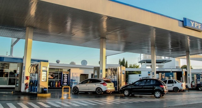 Las estaciones de servicio rechazan el congelamiento de precios de los combustibles