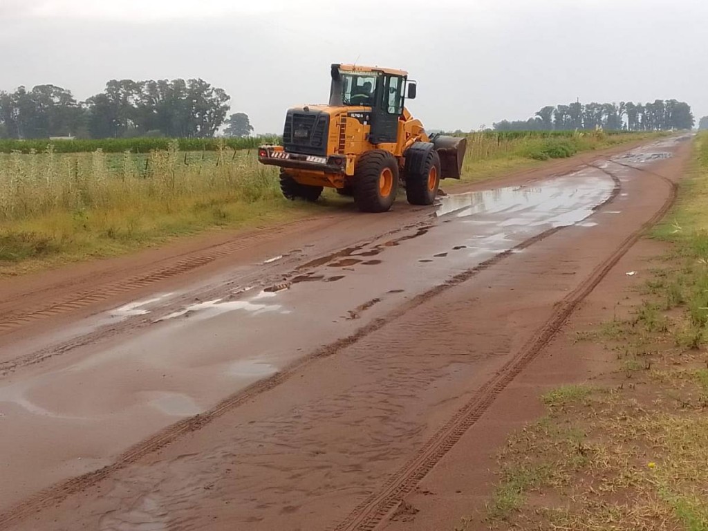 Reunión sobre caminos rurales en Bolívar