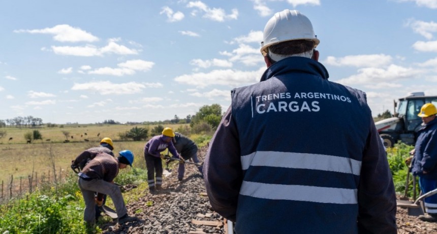 La l&iacute;nea Urquiza de carga recibir&aacute; 45 millones de d&oacute;lares para mejorar 210 kil&oacute;metros de v&iacute;as