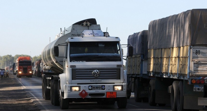 Transportitas alertan que hay &lsquo;diferentes dificultades&rsquo; para el abastacimiento de combustible