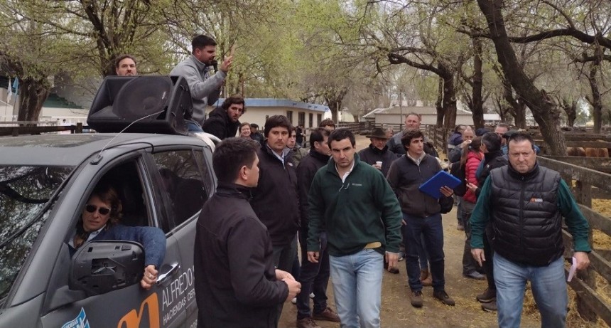 Remate Alfredo S. Mondino junto a Ezequiel Hourcade en Olavarr&iacute;a
