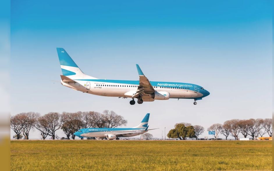 El paro de pilotos y Aeronavegantes afectará a 150 vuelos de Aerolíneas Argentinas y a más de 15 mil pasajeros