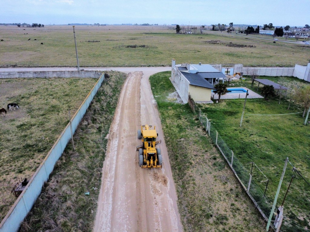 El Municipio continúa con distintos trabajos en los barrios Villa Aurora Sur, Provincias Argentinas, Villa Magdalena y en la Zona Rural