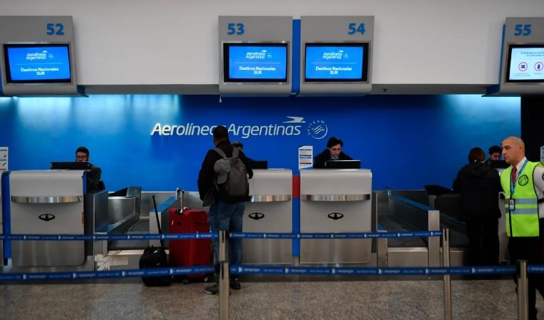 Terminó el paro de pilotos de Aerolíneas Argentinas: 37 mil pasajeros afectados, más de 300 vuelos cancelados y pérdidas millonarias