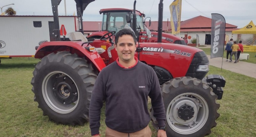 Expo Bol&iacute;var: Agro de Souza, con tractores y cosechadoras
