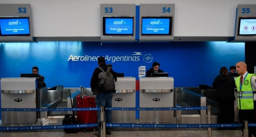 Termin&oacute; el paro de pilotos de Aerol&iacute;neas Argentinas: 37 mil pasajeros afectados, m&aacute;s de 300 vuelos cancelados y p&eacute;rdidas millonarias