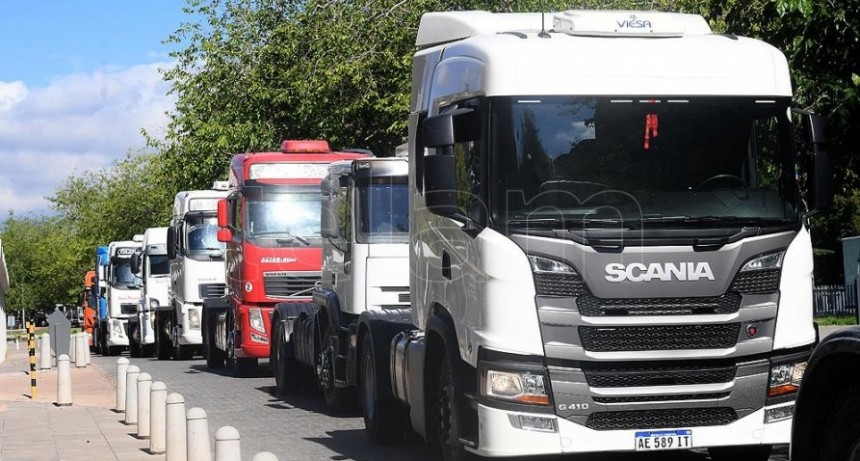 Iveco comenzar&aacute; a probar motores a GNC de producci&oacute;n nacional para camiones y buses