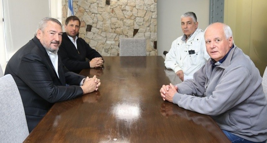 D'Onofrio avanza en respuestas con transportistas del sector l&aacute;cteo