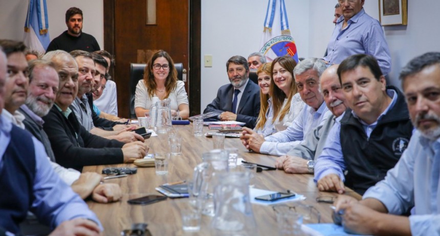Transportistas y dadores de carga acordaron aumento del 37% en la tarifa de referencia