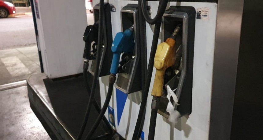 Petroleros anuncian un paro al culpar a las empresas del sector por la falta de combustibles