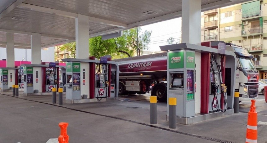El gobierno acord&oacute; con empresas un plan para normalizar el abastecimiento de combustible